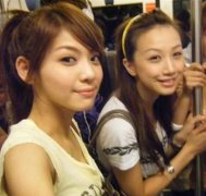 地铁里抓拍美女